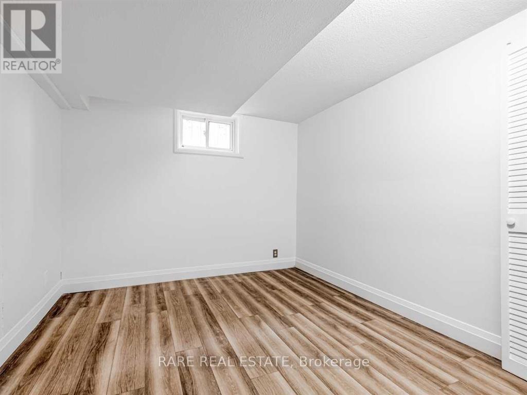 15 Miller Drive, Hamilton, Ontario  L9G 2H9 - Photo 21 - X12468764