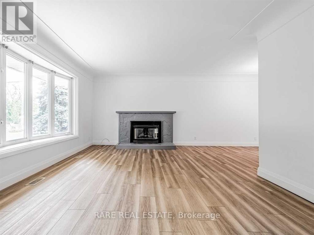 15 Miller Drive, Hamilton, Ontario  L9G 2H9 - Photo 3 - X12468764