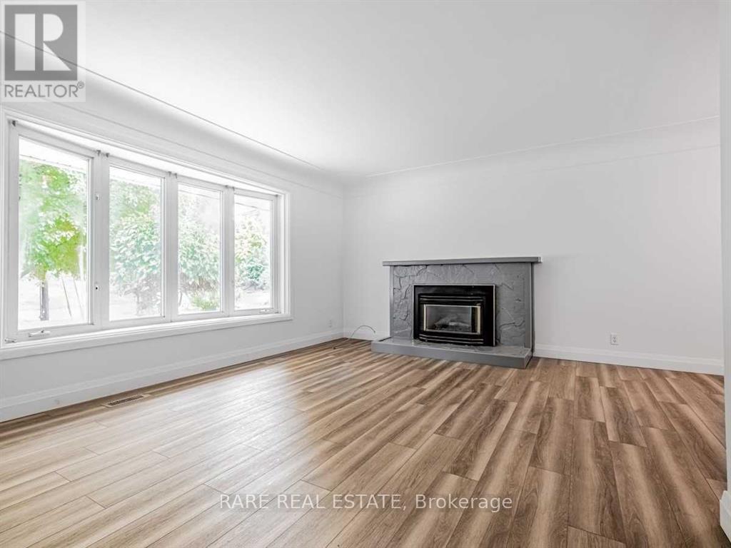15 Miller Drive, Hamilton, Ontario  L9G 2H9 - Photo 4 - X12468764