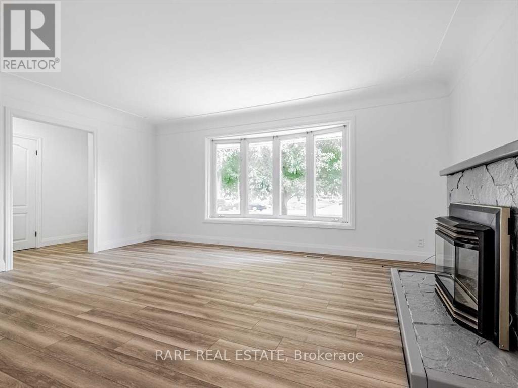 15 Miller Drive, Hamilton, Ontario  L9G 2H9 - Photo 5 - X12468764