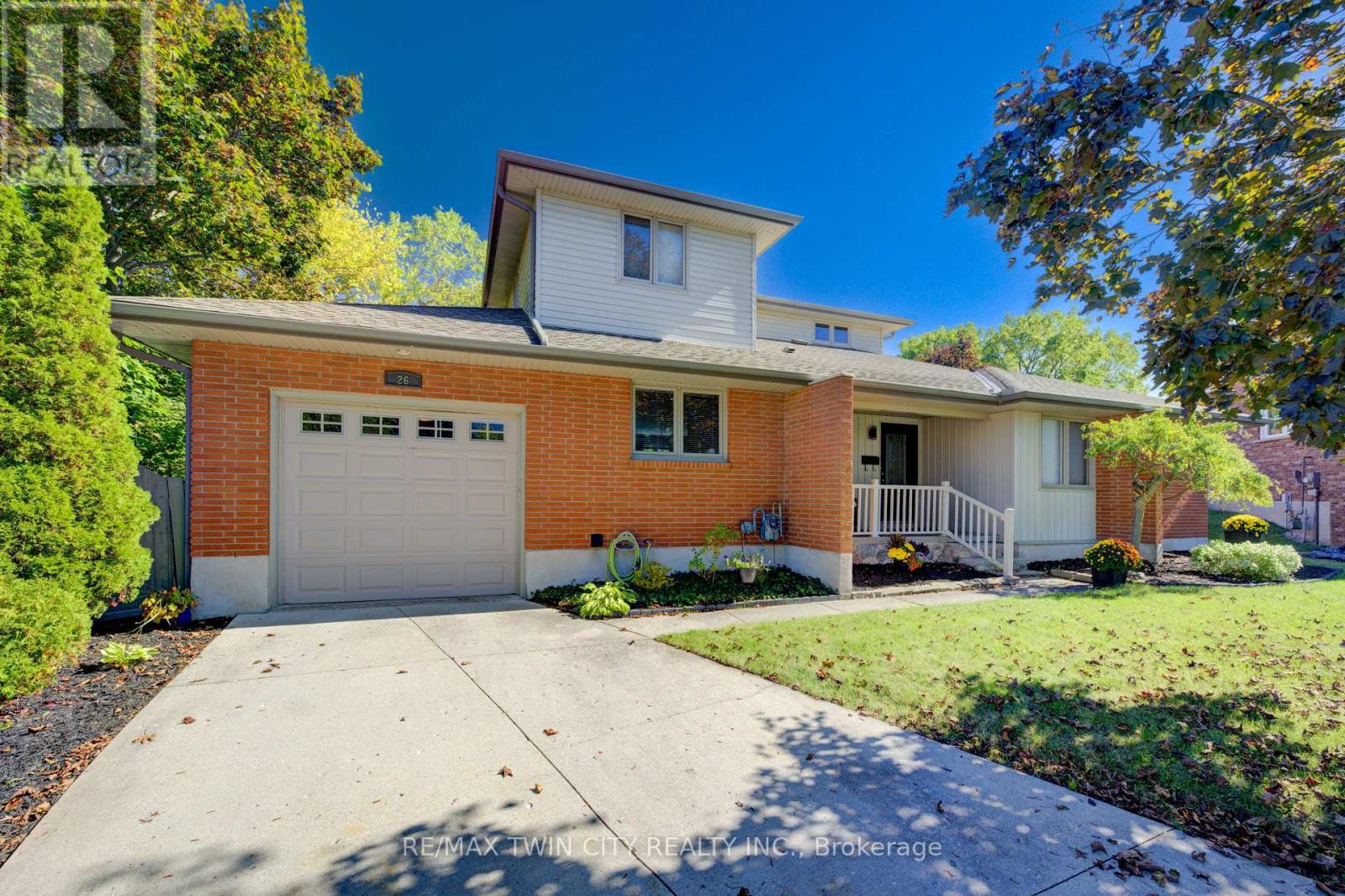 26 ESTHER AVENUE, Cambridge, Ontario