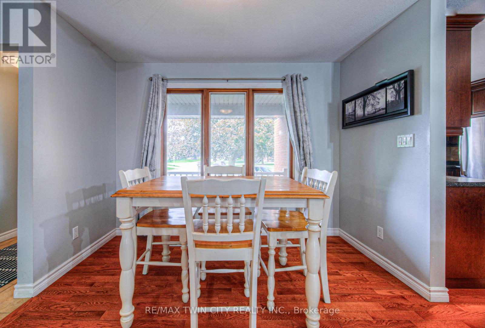 26 Esther Avenue, Cambridge, Ontario  N1S 4L6 - Photo 7 - X12468765