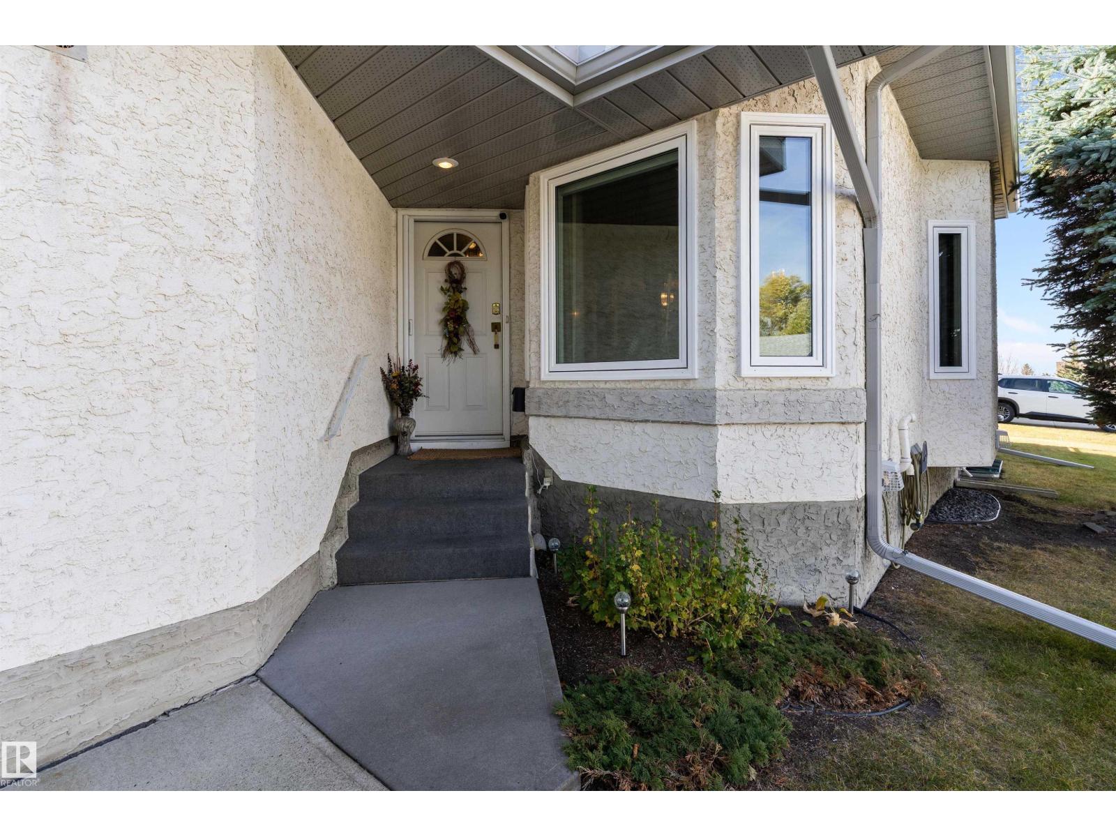 Property at 6562 158 AV NW image 3