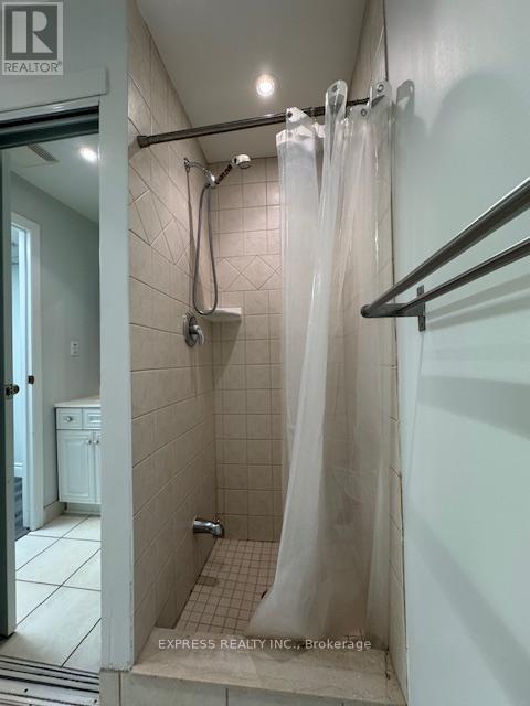 Lower - 1328 Avenue Road, Toronto, Ontario  M5N 2G9 - Photo 6 - C12426239