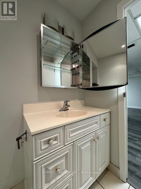 Lower - 1328 Avenue Road, Toronto, Ontario  M5N 2G9 - Photo 7 - C12426239
