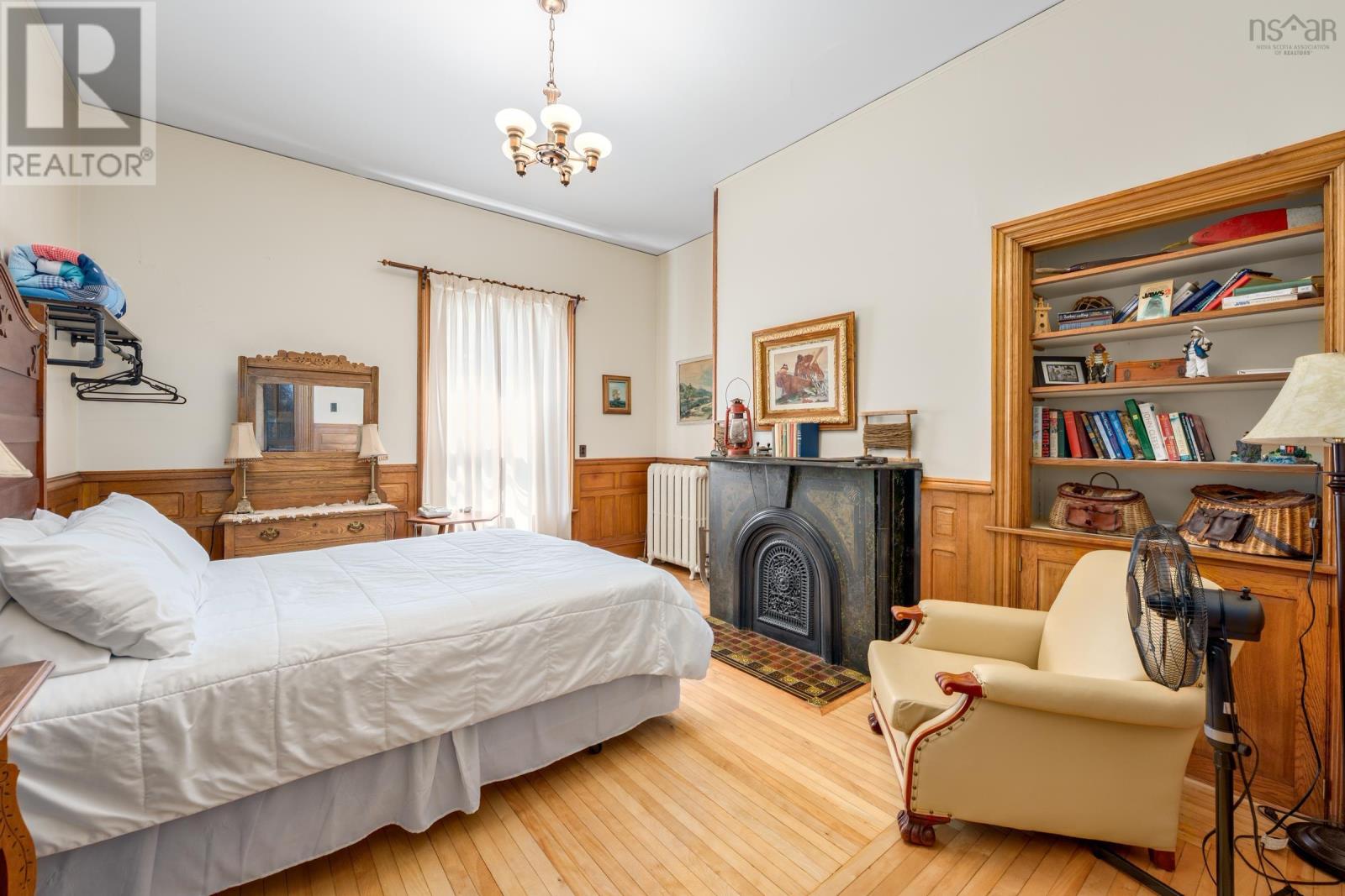 42 Queen Street, Yarmouth, Nova Scotia  B5A 3Y5 - Photo 10 - 202516663