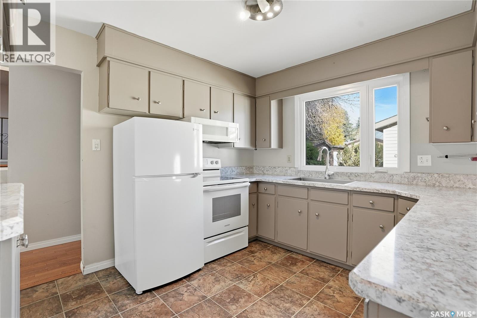 42 Red River Road, Saskatoon, Saskatchewan  S7K 1G3 - Photo 13 - SK021125
