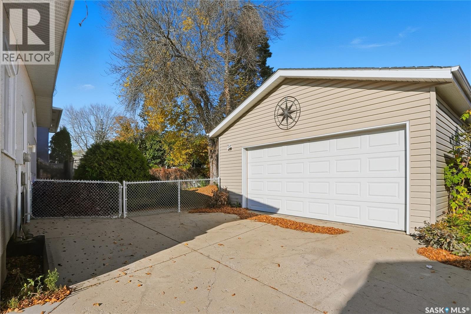 42 Red River Road, Saskatoon, Saskatchewan  S7K 1G3 - Photo 2 - SK021125