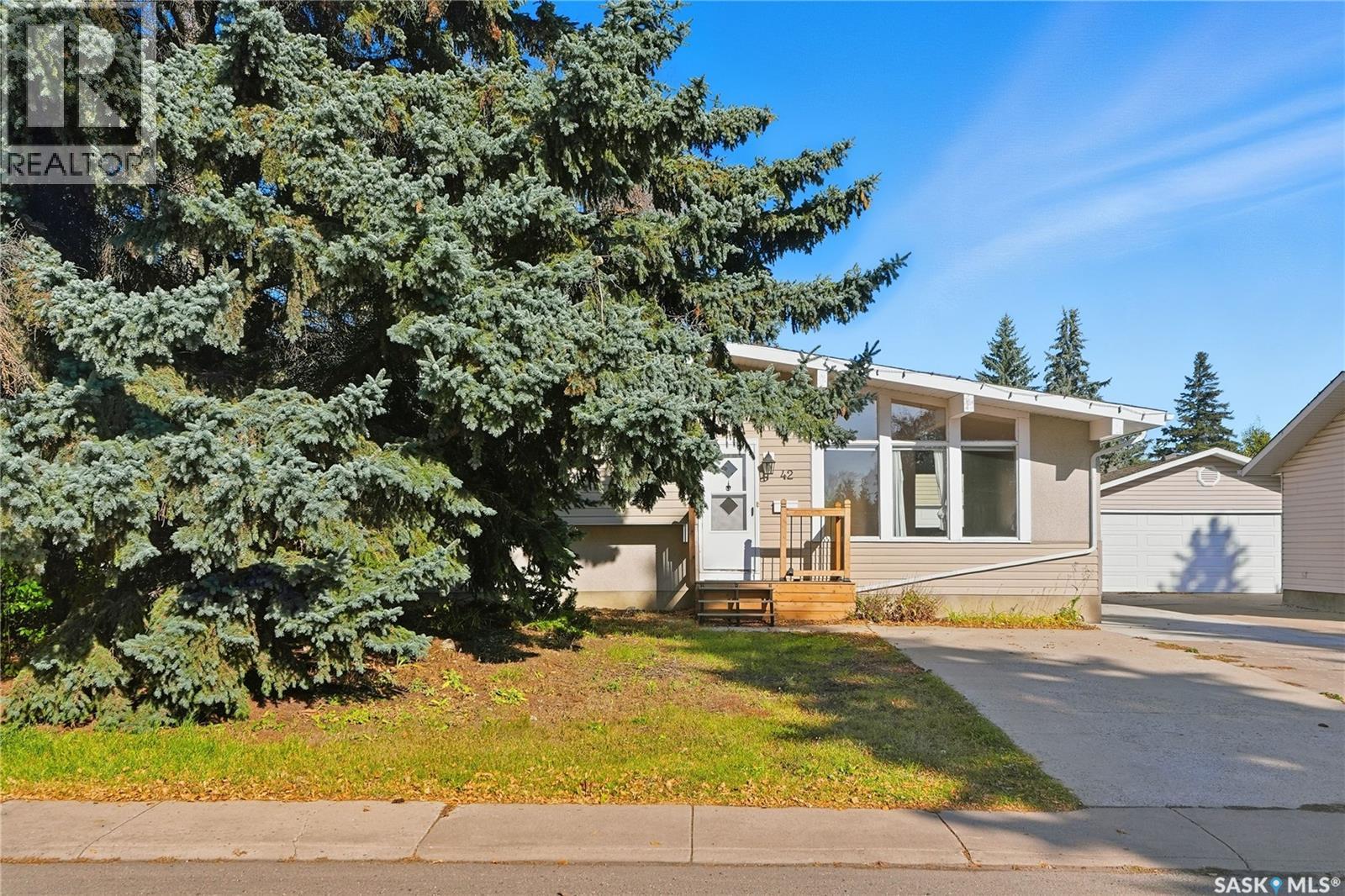 42 Red River Road, Saskatoon, Saskatchewan  S7K 1G3 - Photo 3 - SK021125