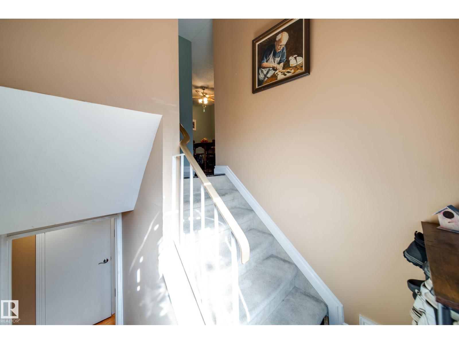 102 Woodvale Rd W Nw, Edmonton, Alberta  T6L 1P7 - Photo 15 - E4460015