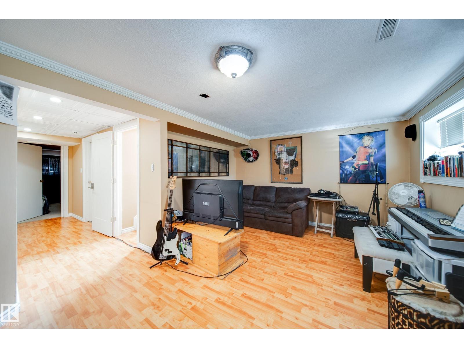 102 Woodvale Rd W Nw, Edmonton, Alberta  T6L 1P7 - Photo 17 - E4460015