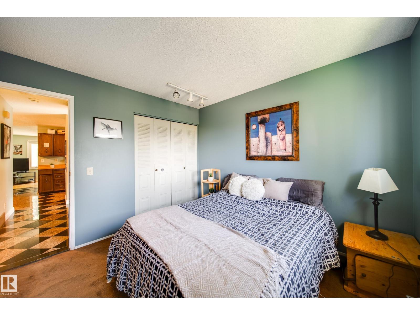 102 Woodvale Rd W Nw, Edmonton, Alberta  T6L 1P7 - Photo 10 - E4460015