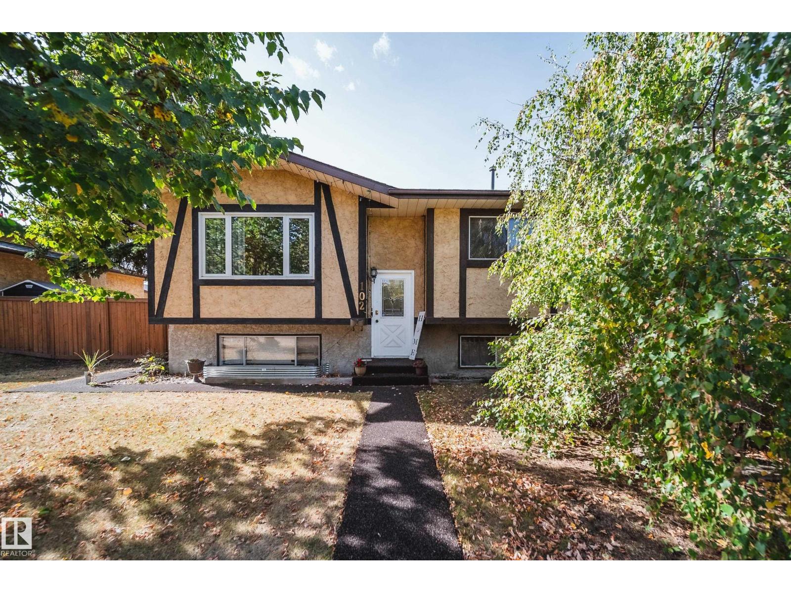 Property at 102 WOODVALE RD W NW image 2