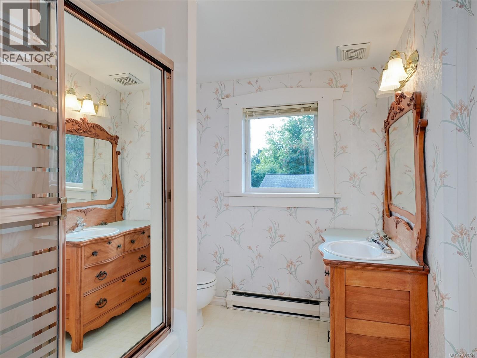 273 Linden Ave, Victoria, British Columbia  V8V 4E6 - Photo 16 - 1003745