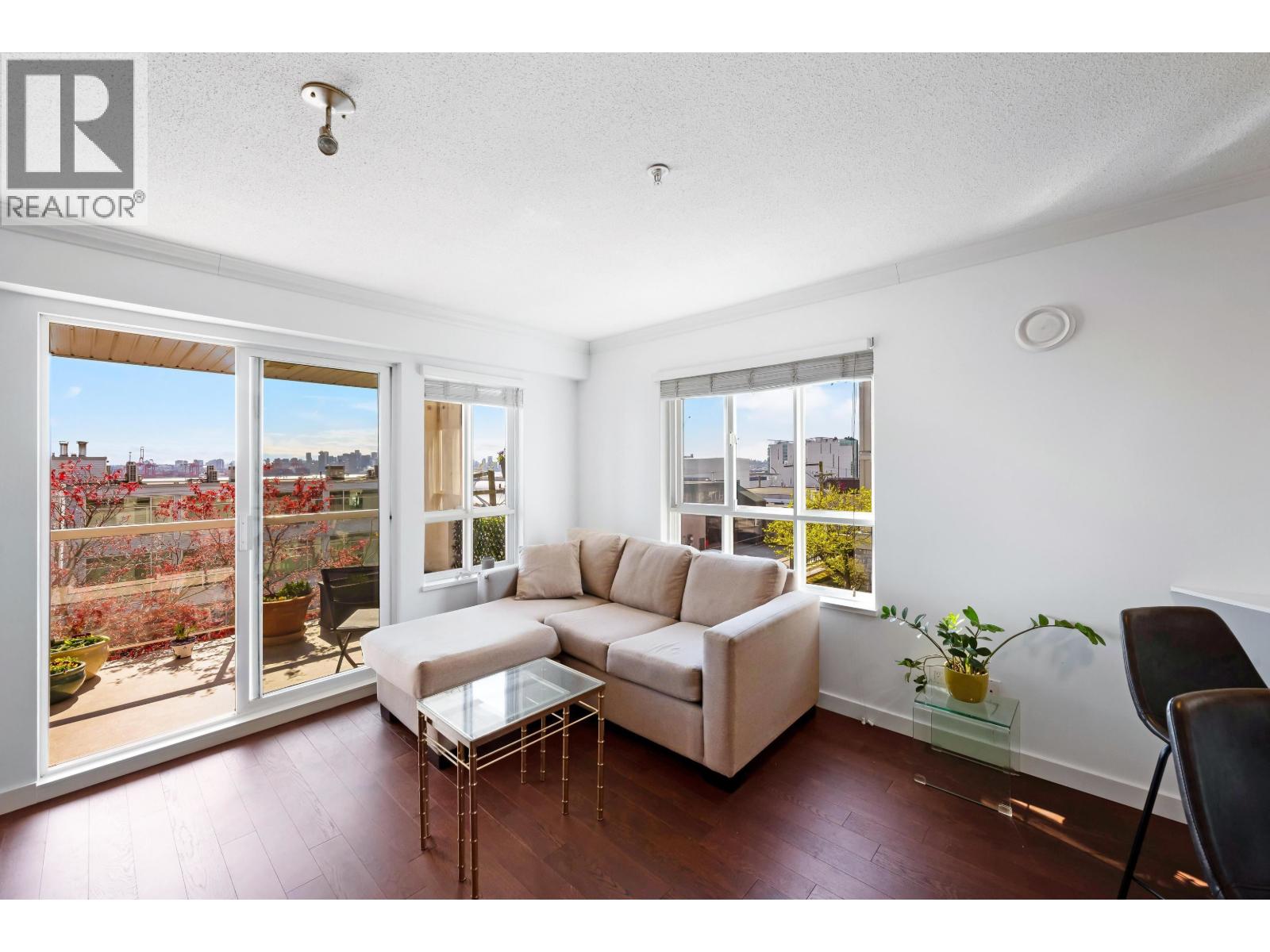 213 365 E 1st Street, North Vancouver, British Columbia  V7L 4W5 - Photo 4 - R3026996