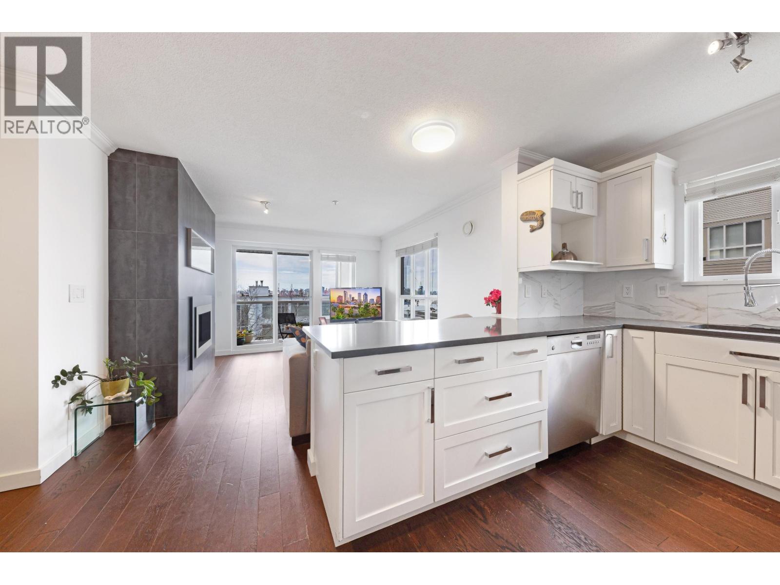 213 365 E 1st Street, North Vancouver, British Columbia  V7L 4W5 - Photo 9 - R3026996