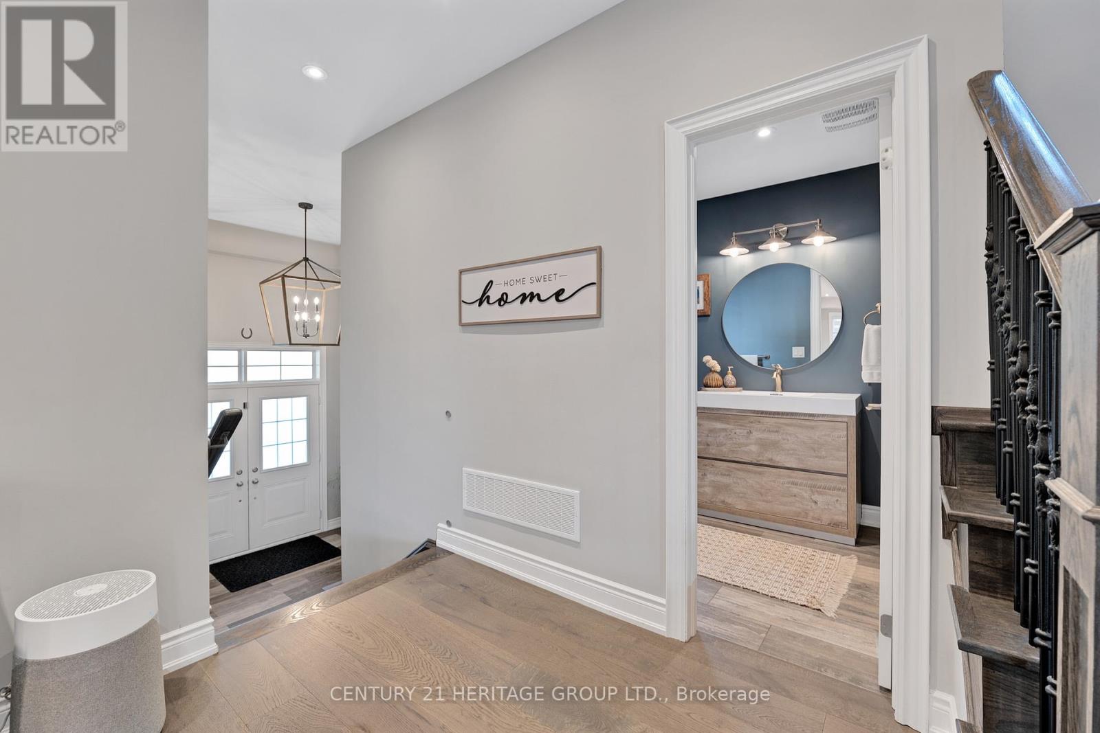 807a Montsell Avenue, Georgina, Ontario  L0E 1S0 - Photo 6 - N12127308