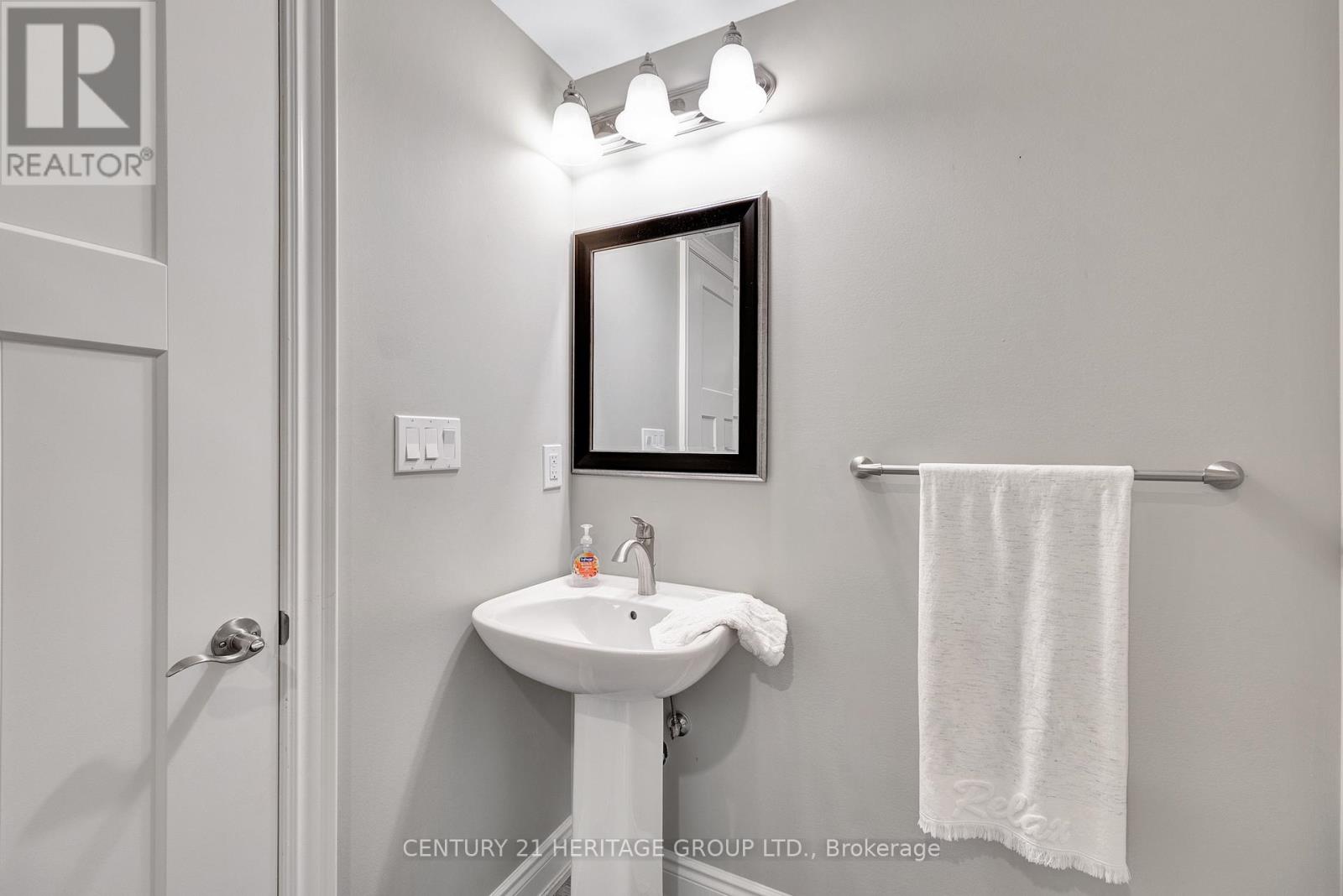 807a Montsell Avenue, Georgina, Ontario  L0E 1S0 - Photo 34 - N12127308