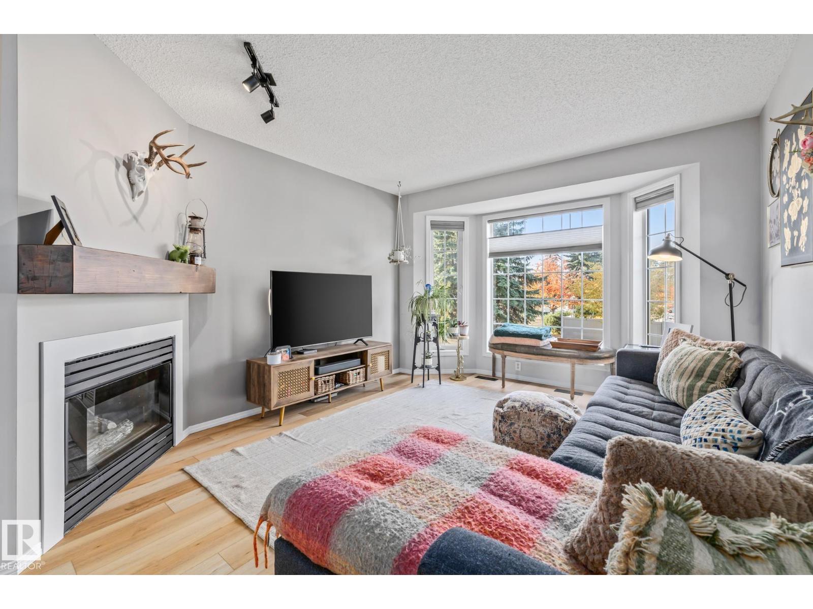 1606 Jamha Rd Nw, Edmonton, Alberta  T6L 6V7 - Photo 2 - E4462549