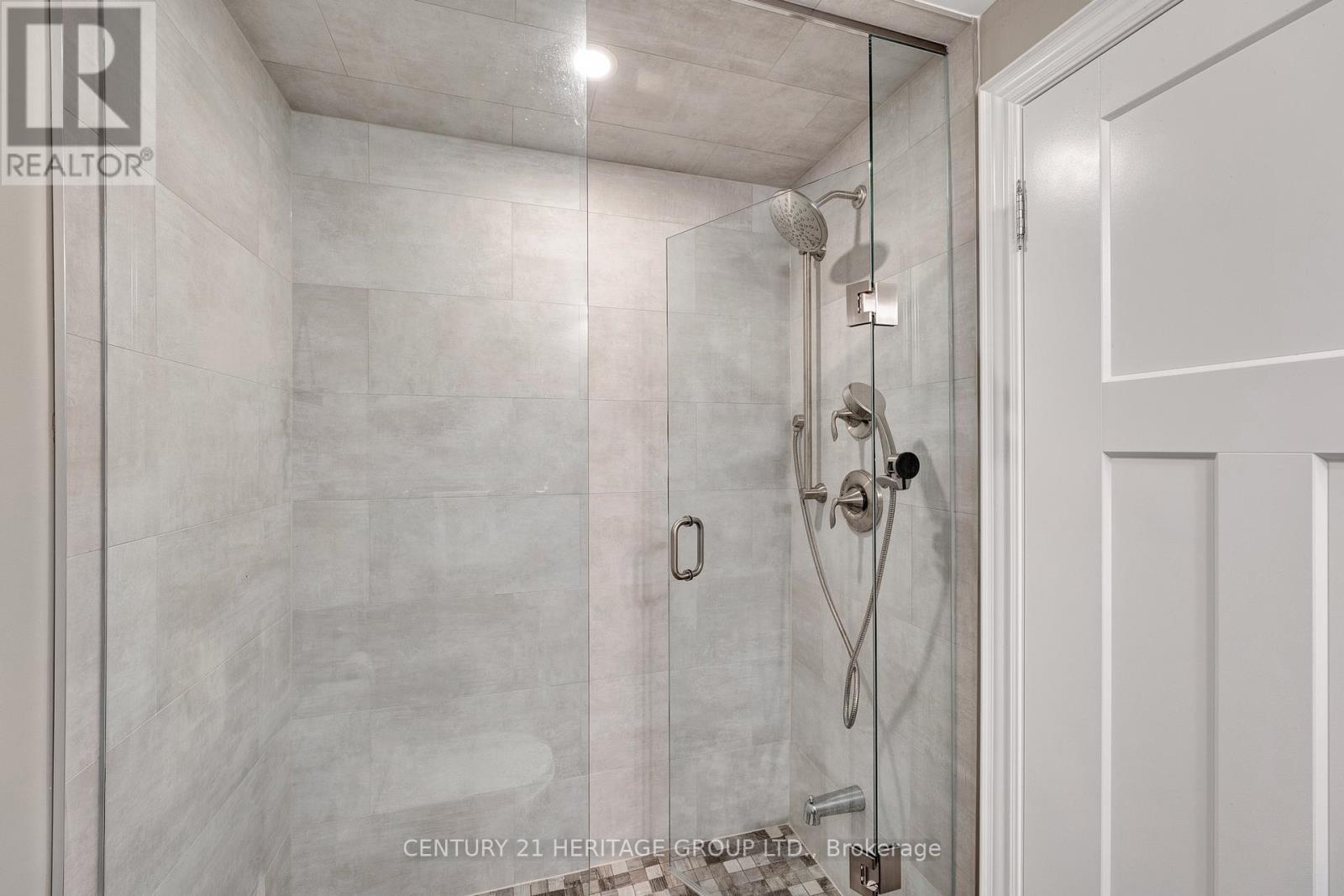 807a Montsell Avenue, Georgina, Ontario  L0E 1S0 - Photo 35 - N12127308