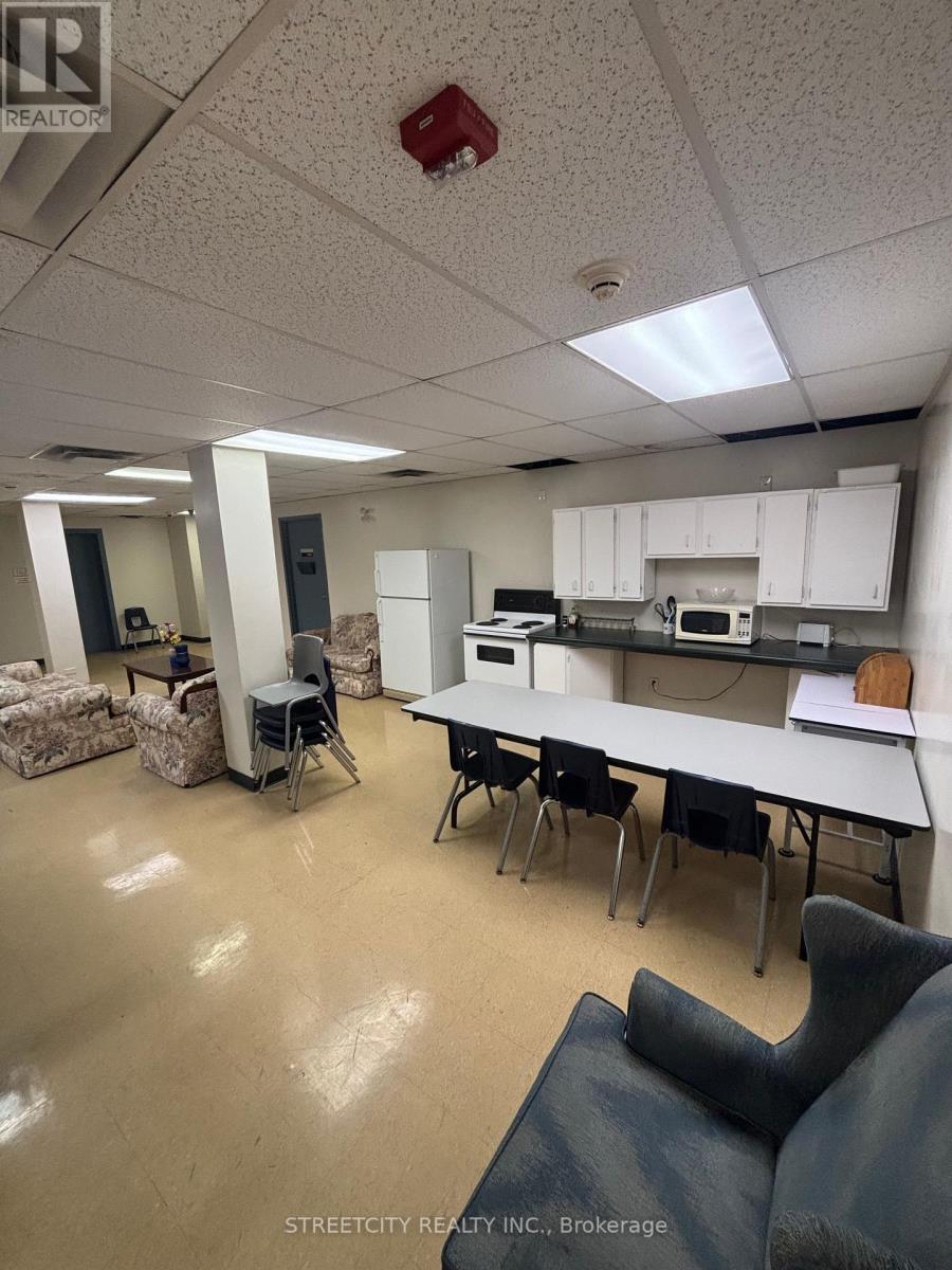 361 Richmond Street, London East, Ontario  N6C 3C2 - Photo 10 - X12468899