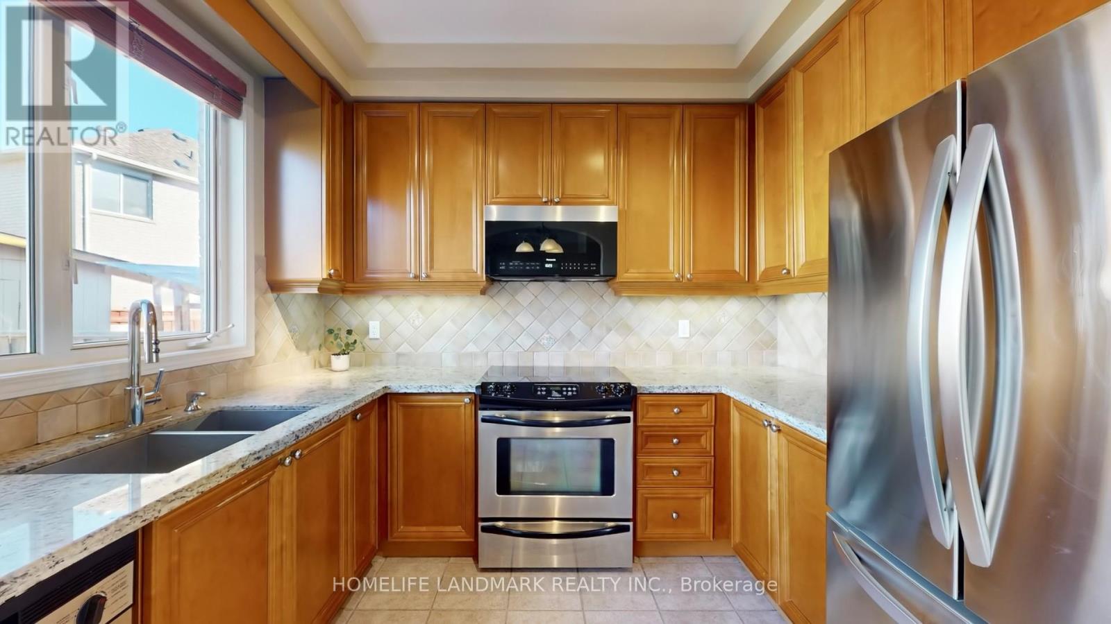 152 America Avenue, Vaughan, Ontario  L6A 3E8 - Photo 10 - N12465241