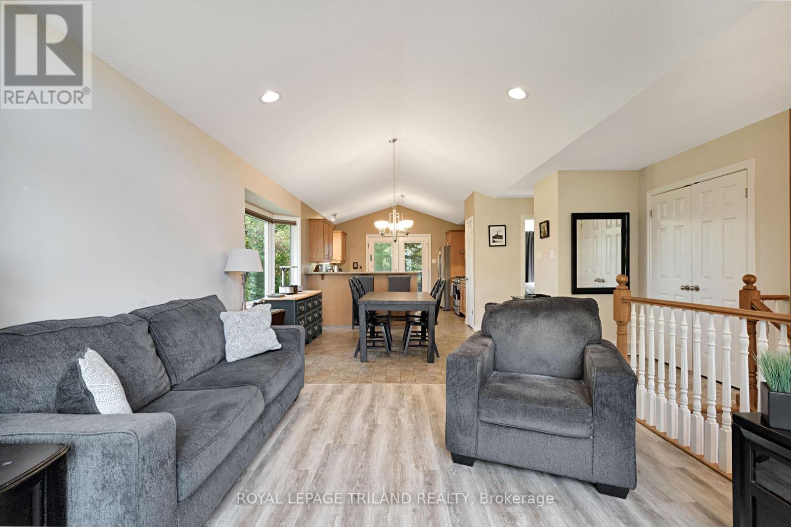 3805 Trillium Drive, Southwest Middlesex, Ontario  N0L 1M0 - Photo 10 - X12468975
