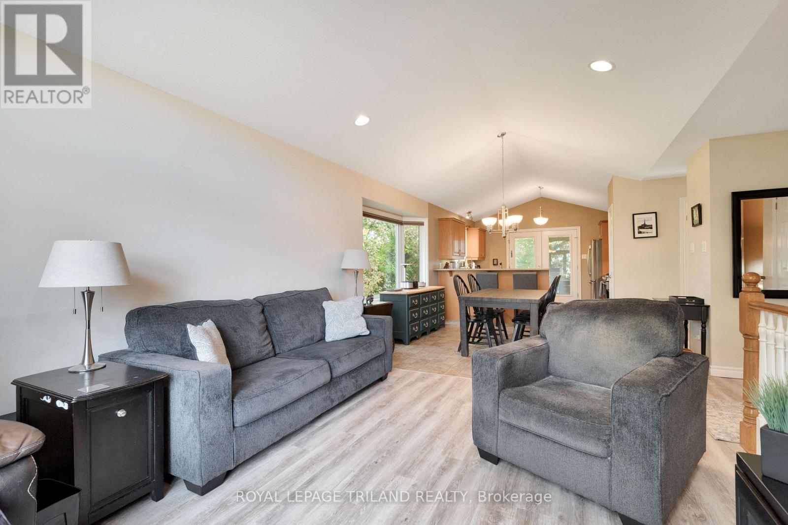 3805 Trillium Drive, Southwest Middlesex, Ontario  N0L 1M0 - Photo 11 - X12468975