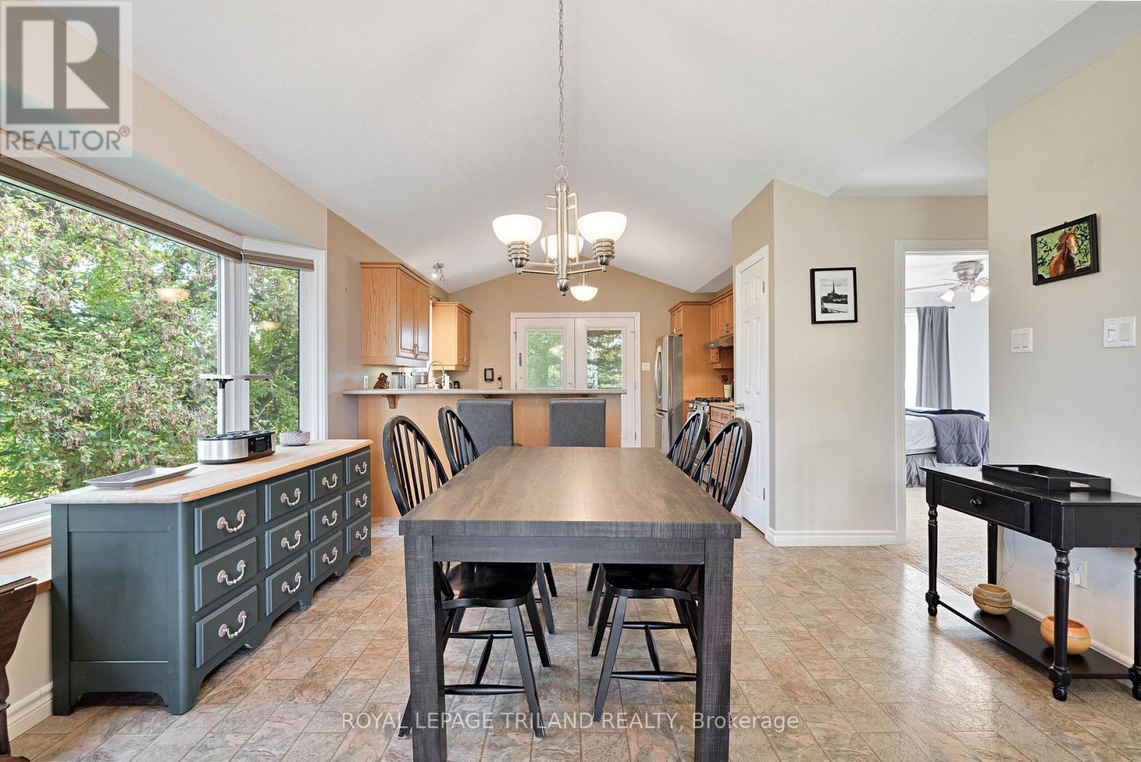 3805 Trillium Drive, Southwest Middlesex, Ontario  N0L 1M0 - Photo 12 - X12468975