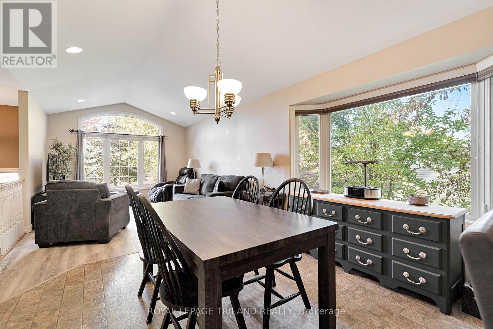 3805 Trillium Drive, Southwest Middlesex, Ontario  N0L 1M0 - Photo 14 - X12468975