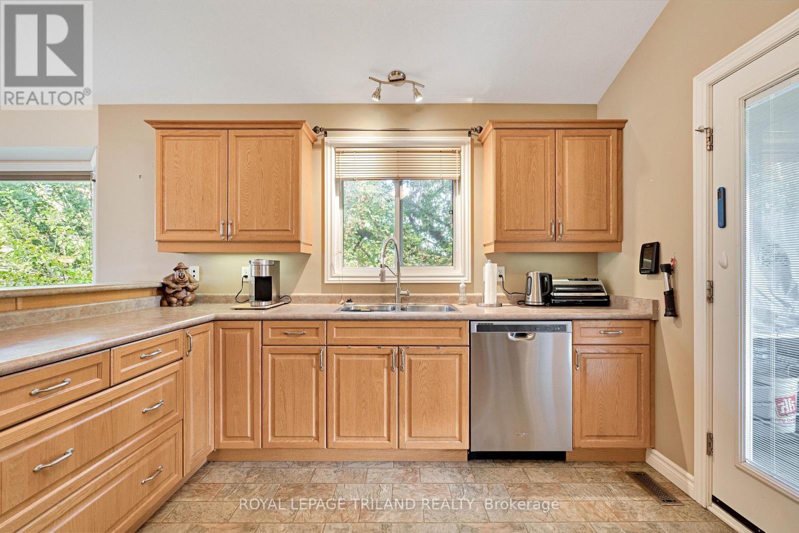 3805 Trillium Drive, Southwest Middlesex, Ontario  N0L 1M0 - Photo 18 - X12468975