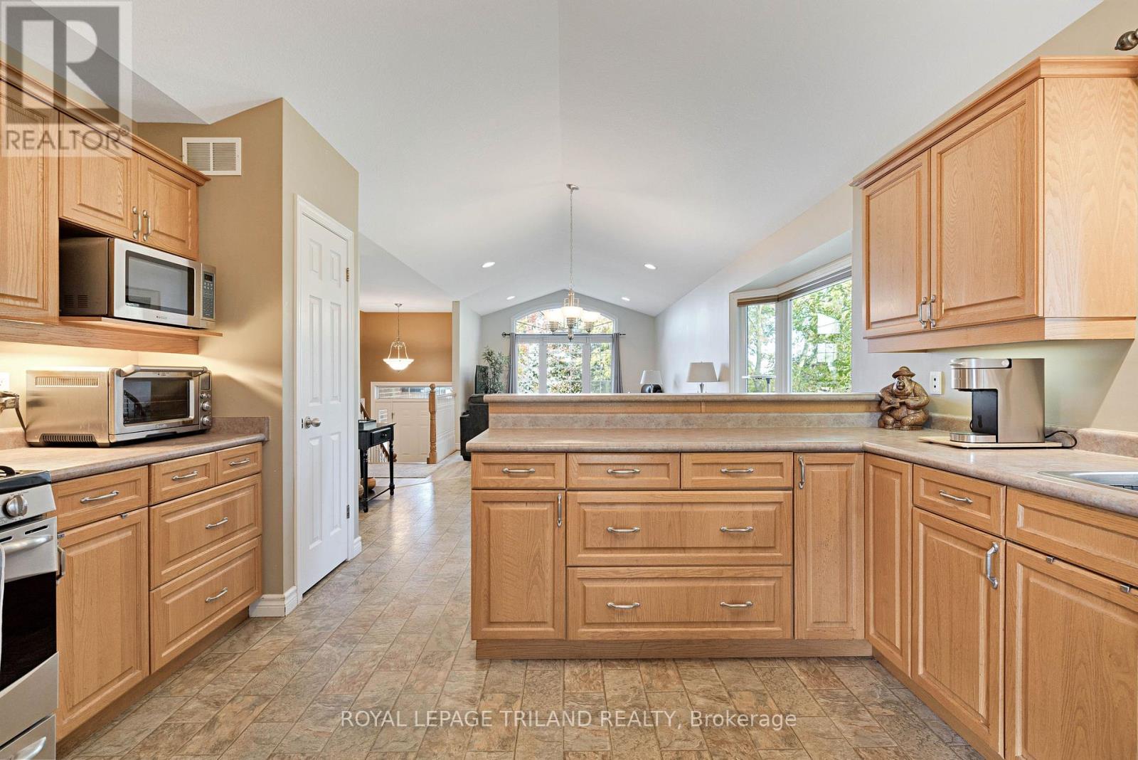 3805 Trillium Drive, Southwest Middlesex, Ontario  N0L 1M0 - Photo 20 - X12468975