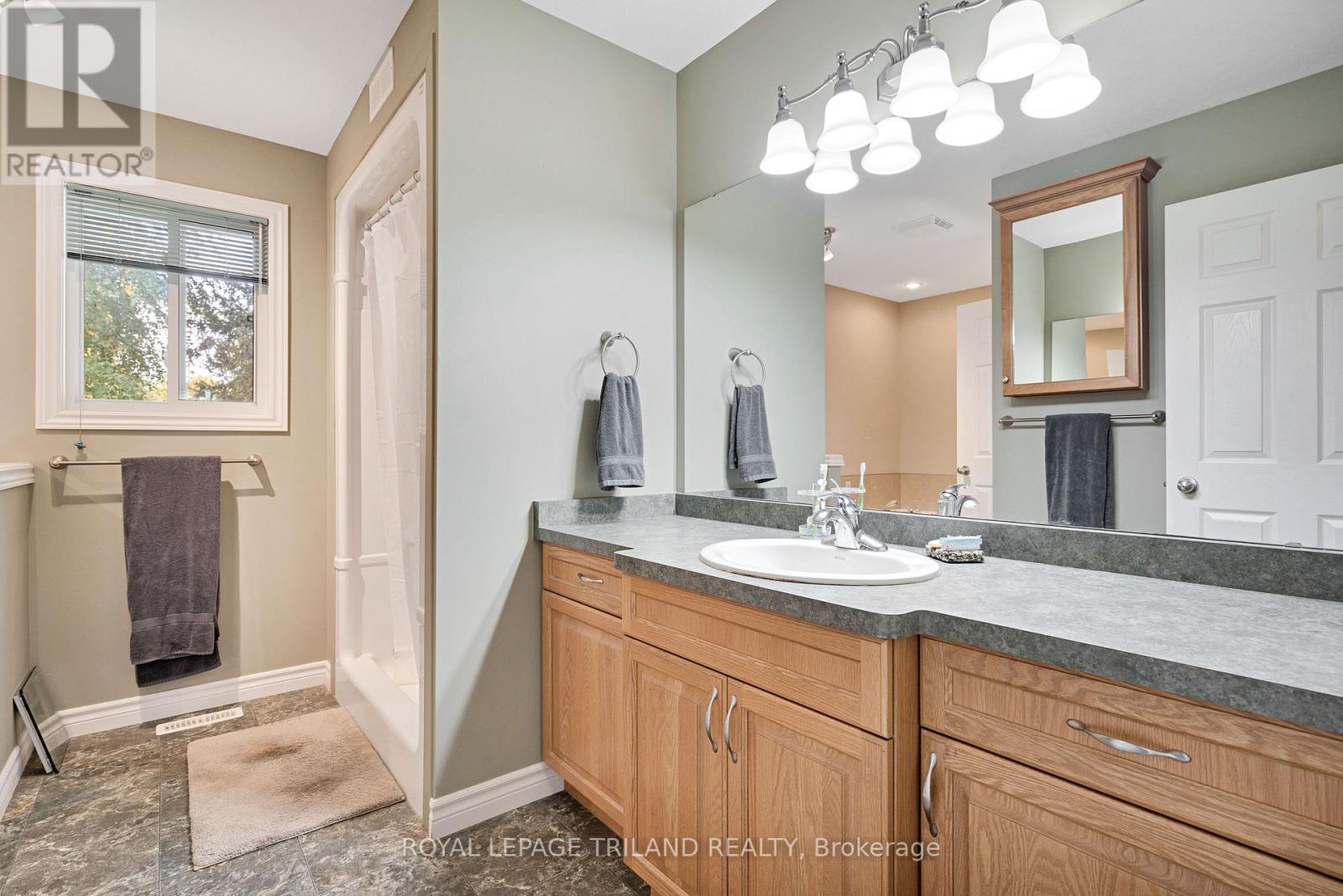3805 Trillium Drive, Southwest Middlesex, Ontario  N0L 1M0 - Photo 26 - X12468975
