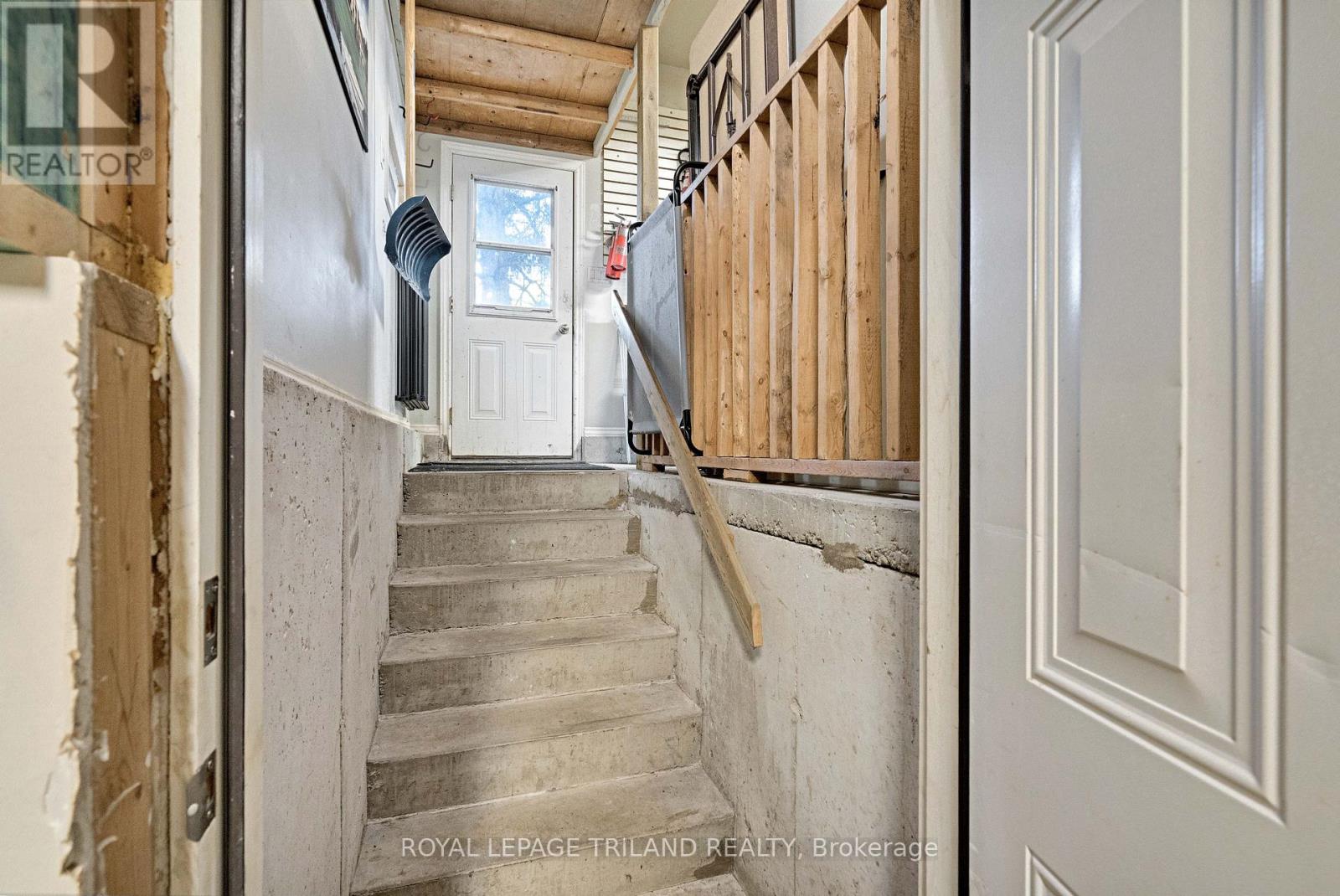 3805 Trillium Drive, Southwest Middlesex, Ontario  N0L 1M0 - Photo 36 - X12468975