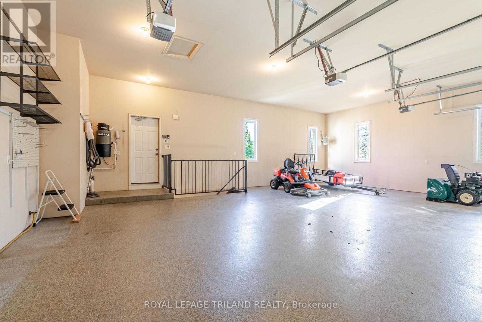 2893 Catherine Street, Thames Centre, Ontario  N0L 1G4 - Photo 27 - X12468995