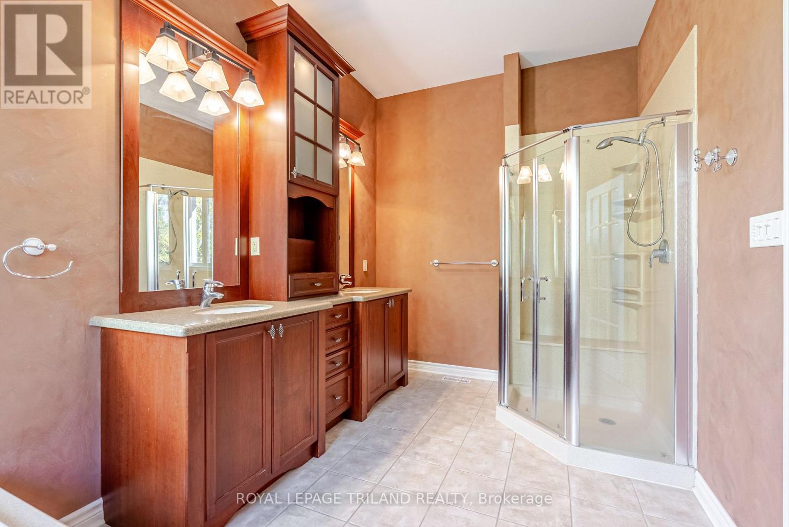 2893 Catherine Street, Thames Centre, Ontario  N0L 1G4 - Photo 33 - X12468995