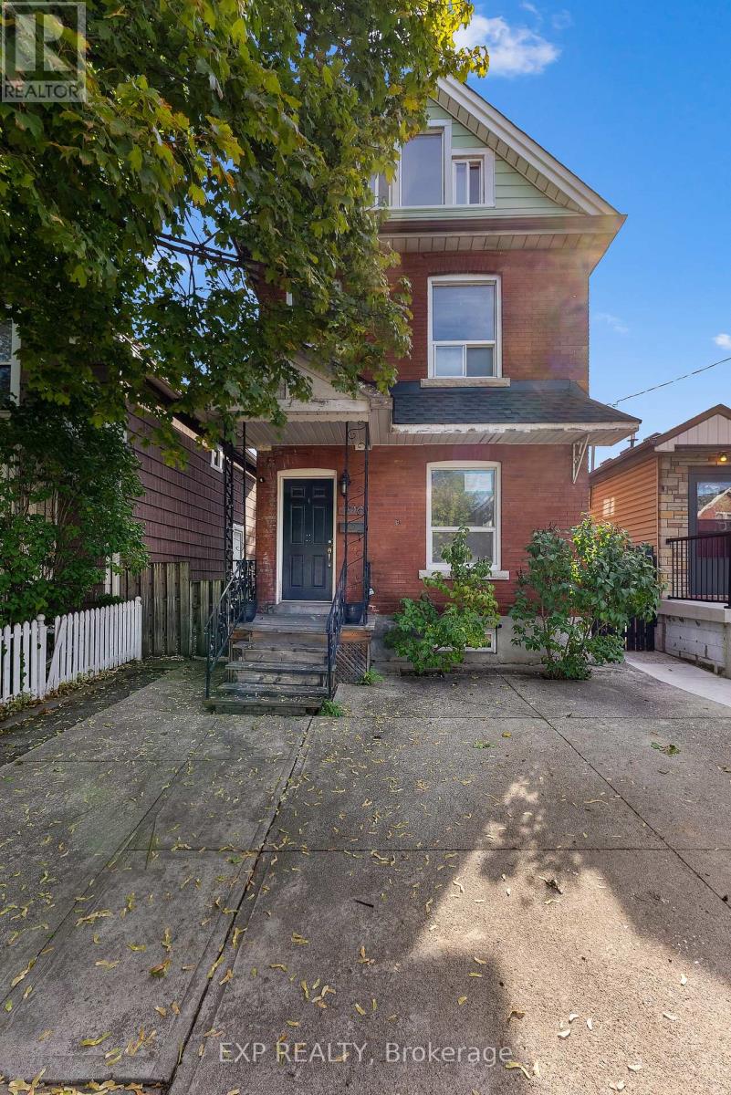 200 Kensington Avenue N, Hamilton, Ontario  L8L 7N7 - Photo 2 - X12371329