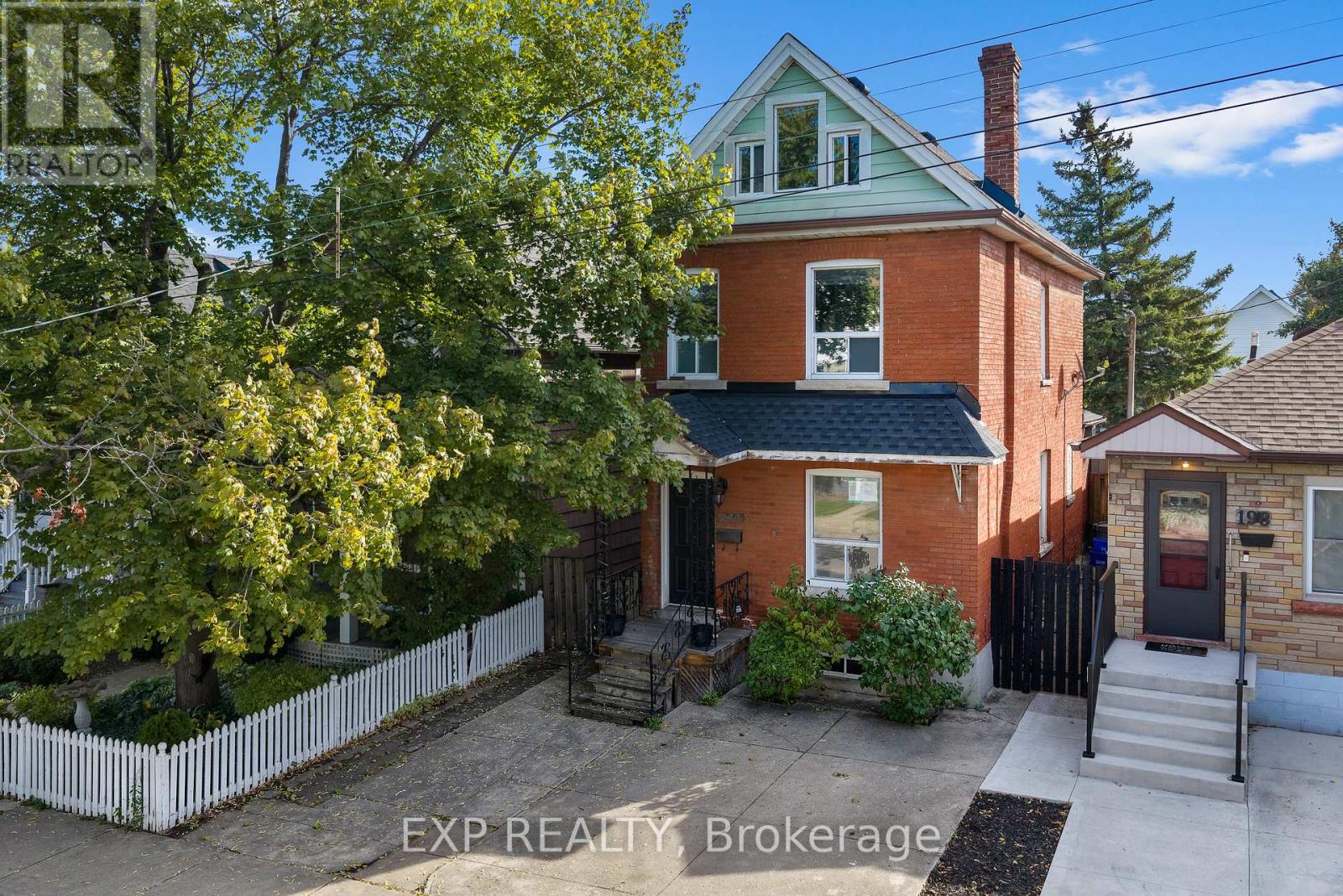 200 Kensington Avenue N, Hamilton, Ontario  L8L 7N7 - Photo 1 - X12371329