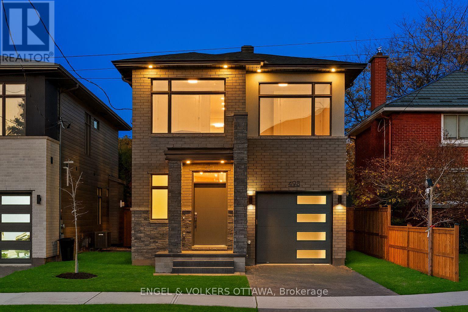 493 HIGHCROFT AVENUE, Ottawa, Ontario