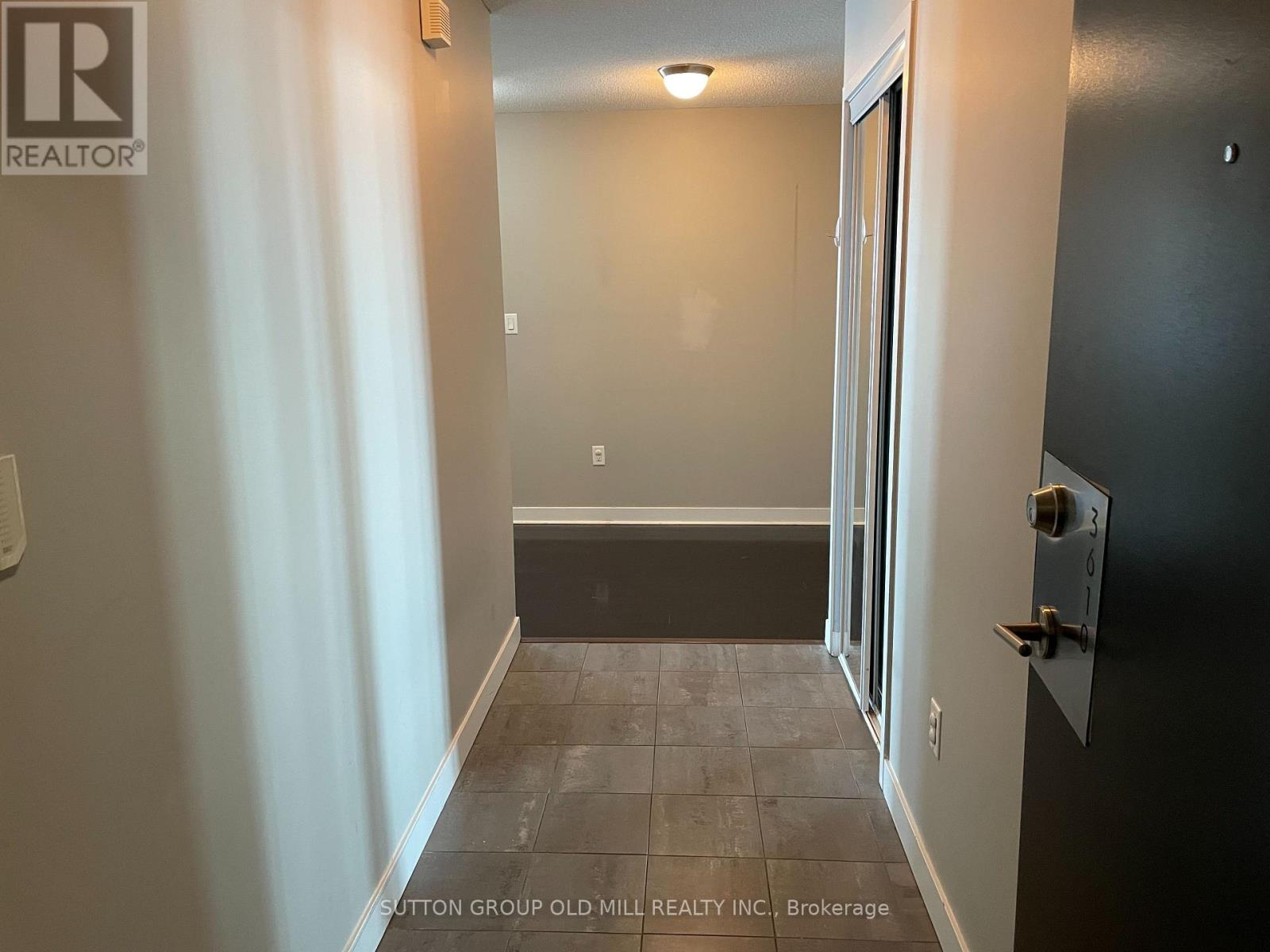 3610 - 11 Brunel Court, Toronto, Ontario  M5V 3Y3 - Photo 4 - C12468823