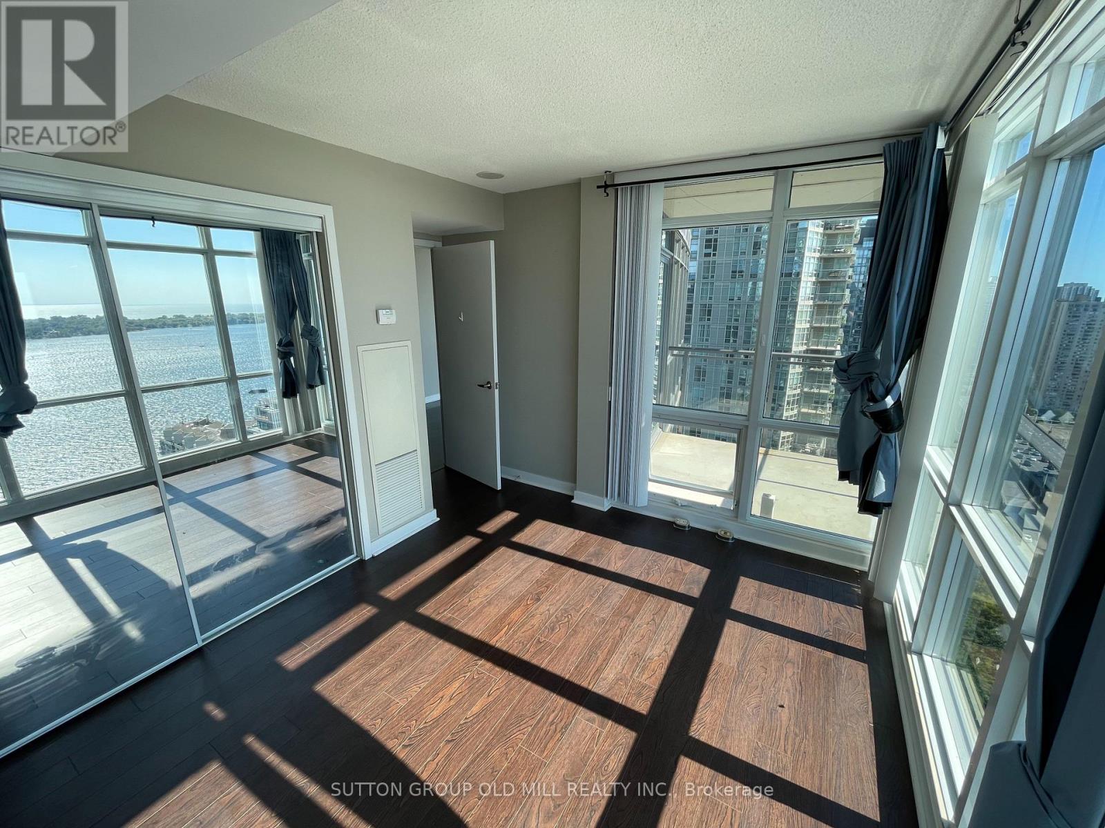 3610 - 11 Brunel Court, Toronto, Ontario  M5V 3Y3 - Photo 9 - C12468823