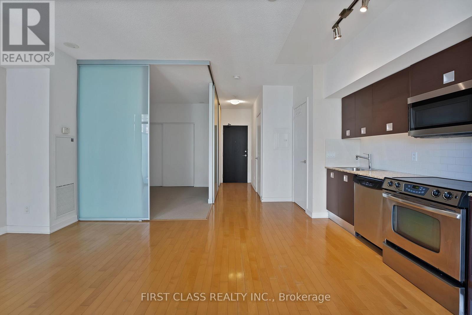 1502 - 33 Charles Street E, Toronto, Ontario  M4Y 1R9 - Photo 8 - C12468834