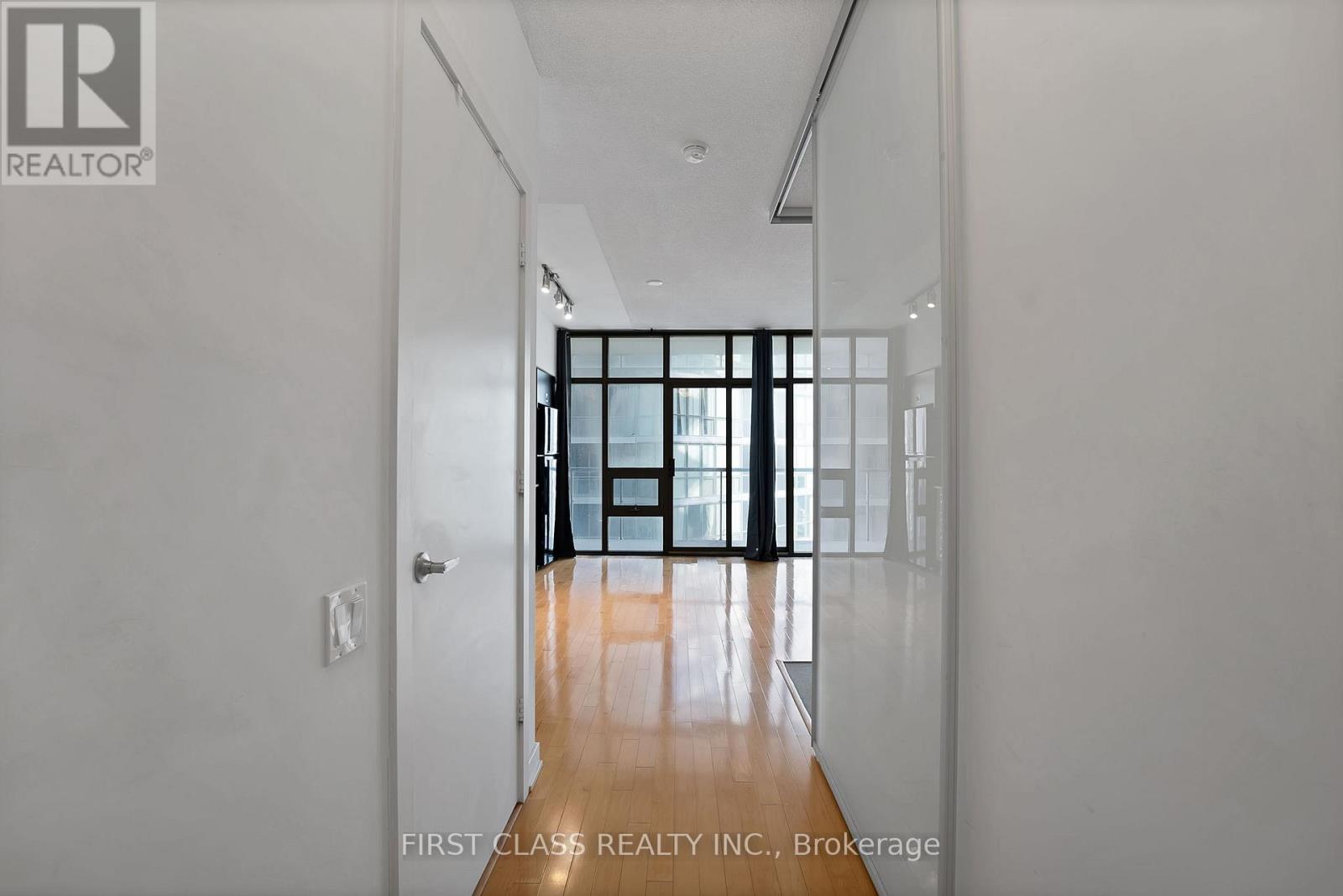 1502 - 33 Charles Street E, Toronto, Ontario  M4Y 1R9 - Photo 9 - C12468834