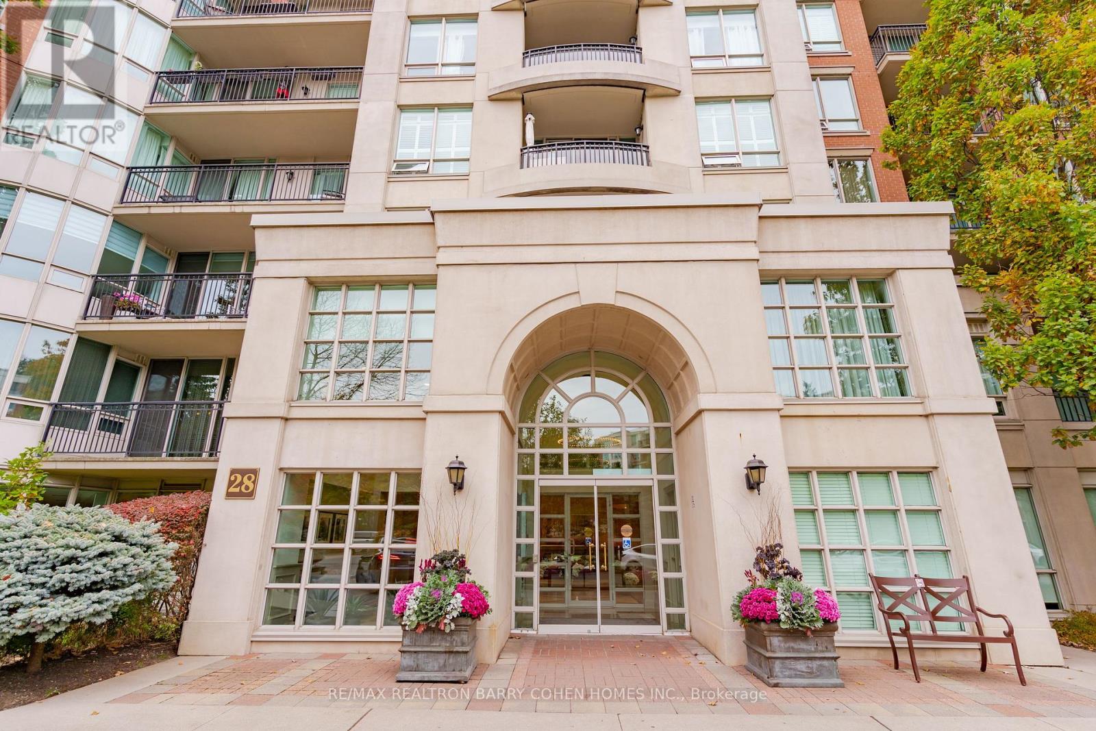 815 - 28 William Carson Crescent, Toronto, Ontario  M2P 2H1 - Photo 2 - C12468843