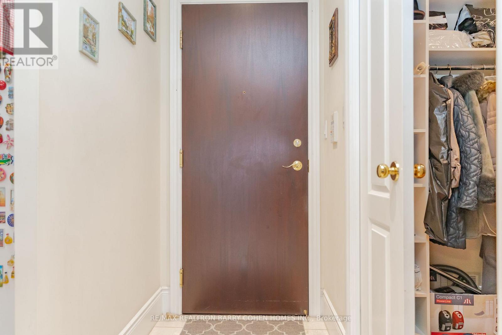 815 - 28 William Carson Crescent, Toronto, Ontario  M2P 2H1 - Photo 4 - C12468843