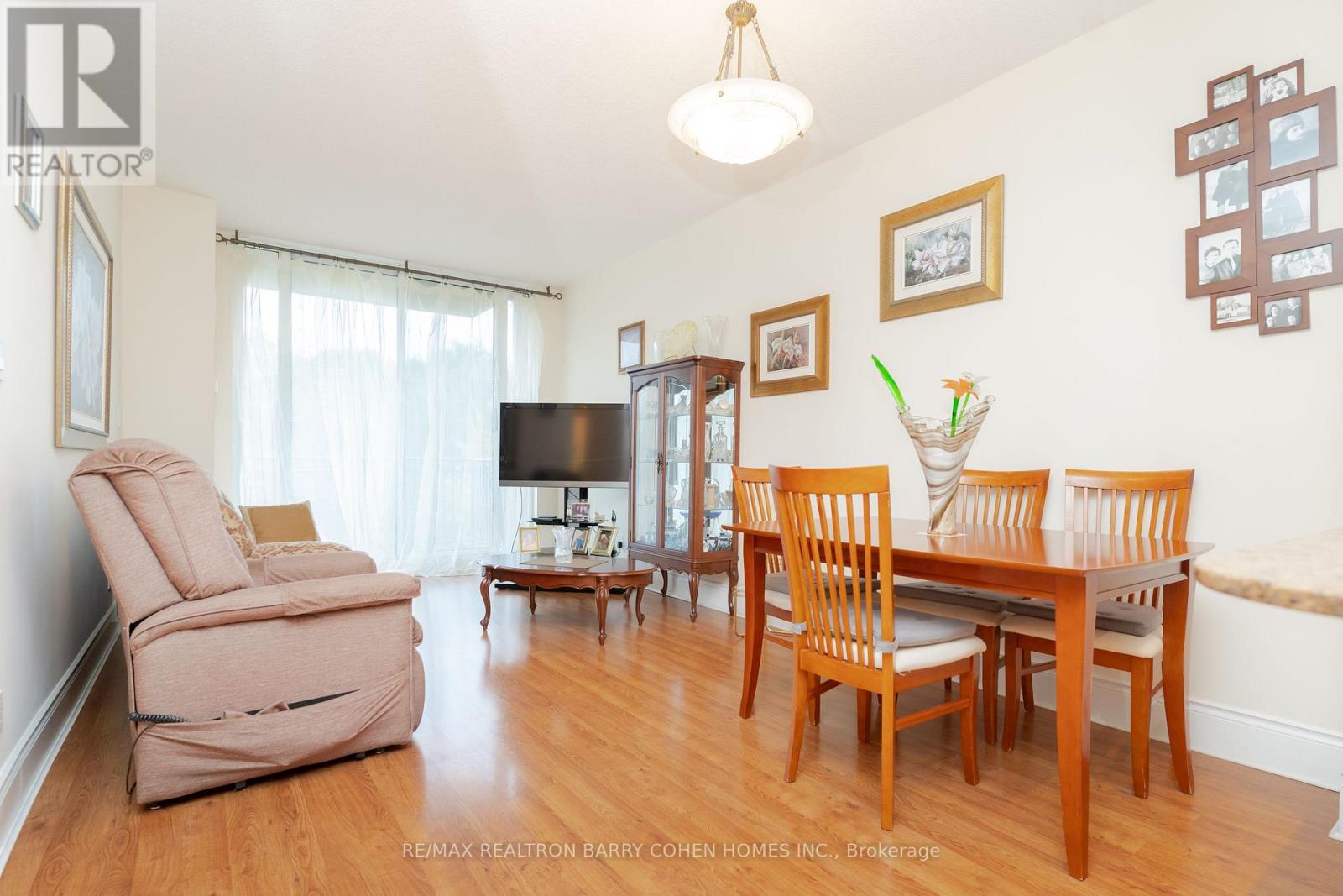 815 - 28 William Carson Crescent, Toronto, Ontario  M2P 2H1 - Photo 5 - C12468843