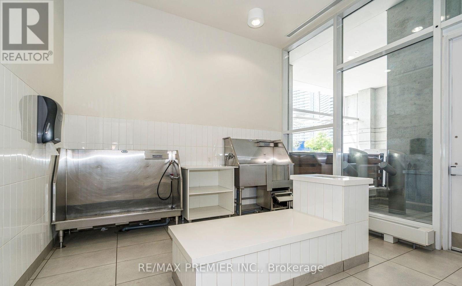 2202 - 33 Singer Court, Toronto, Ontario  M2K 0B4 - Photo 7 - C12468875