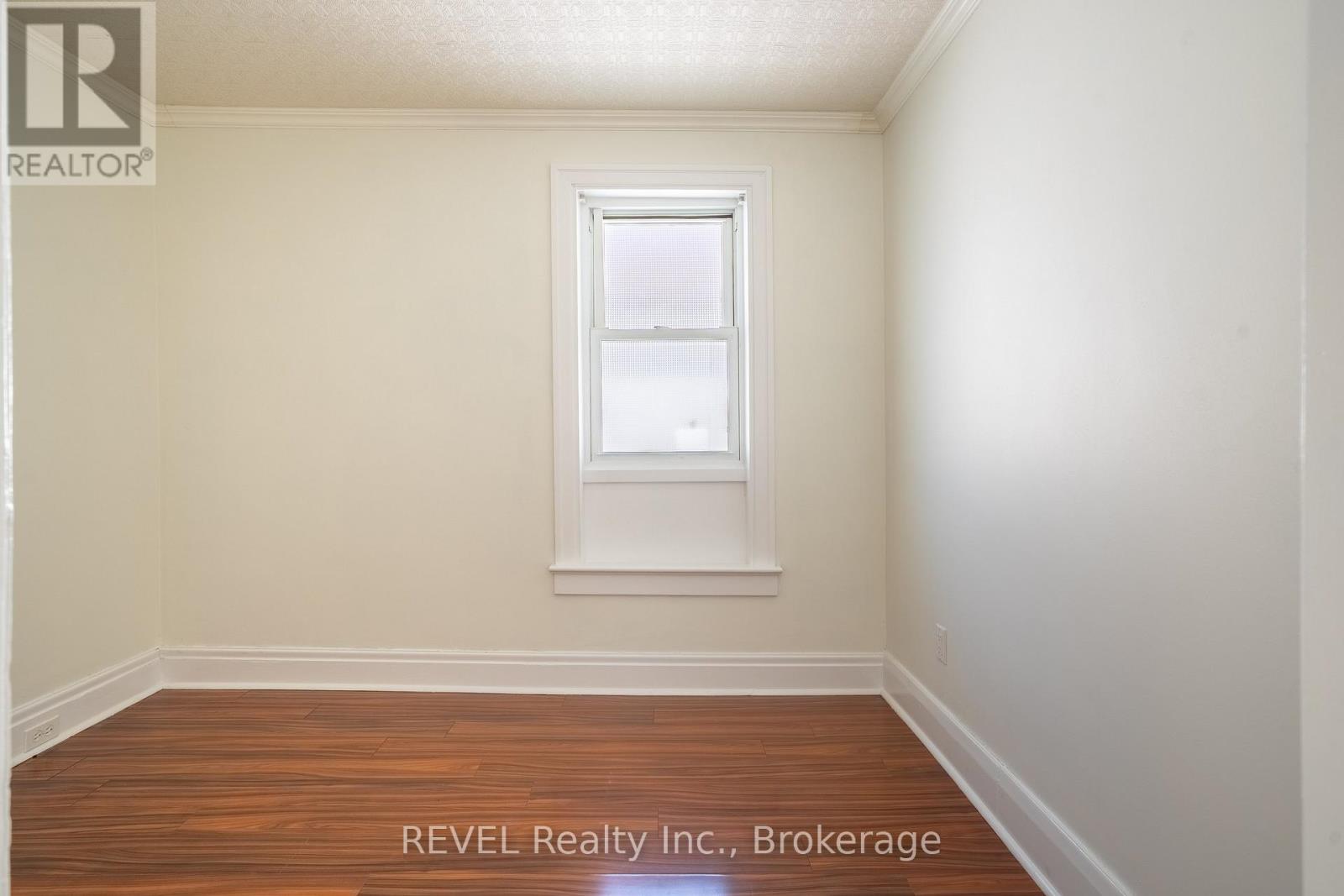 53 Randolph Street, Welland, Ontario  L3B 4C3 - Photo 10 - X12468945