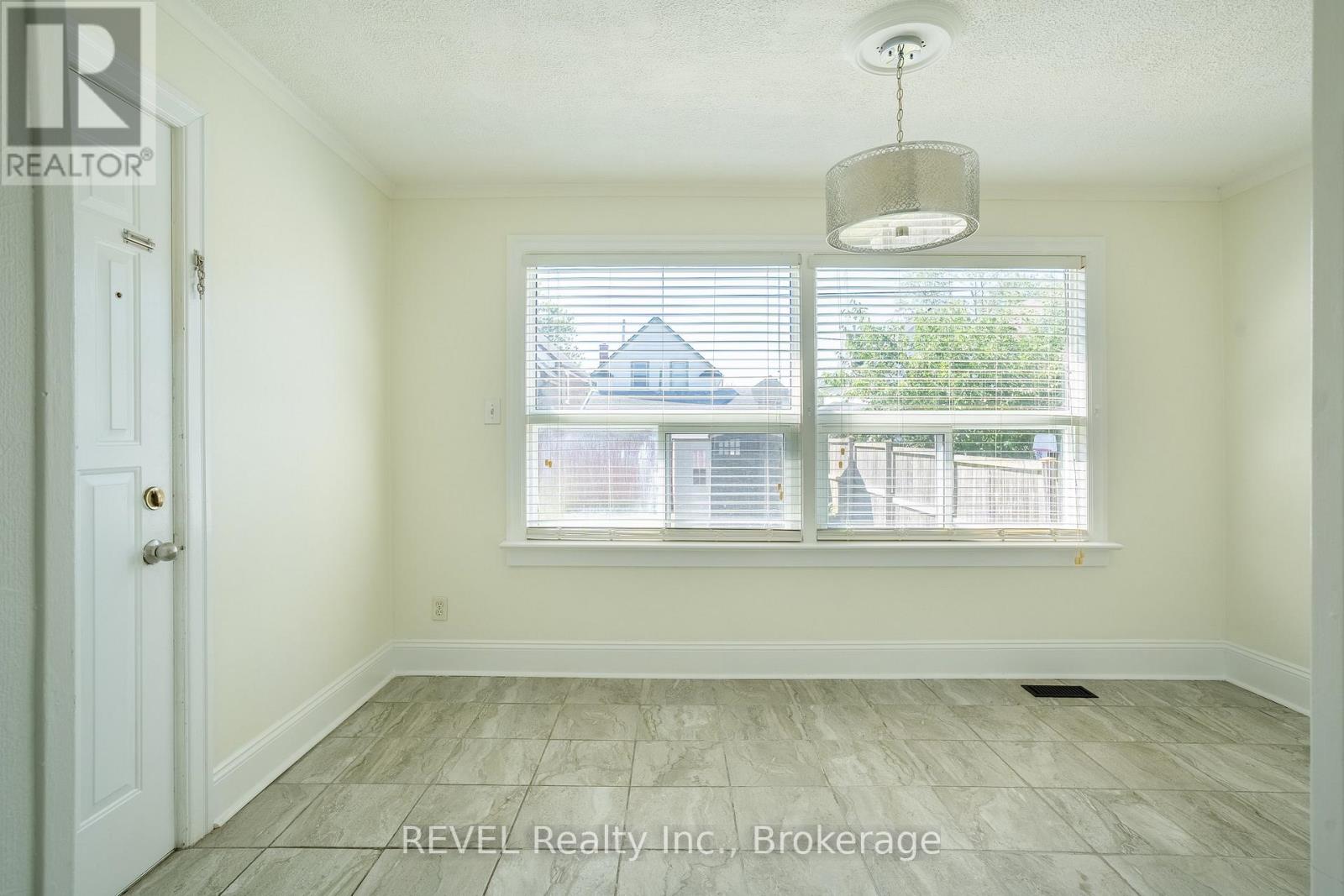 53 Randolph Street, Welland, Ontario  L3B 4C3 - Photo 19 - X12468945