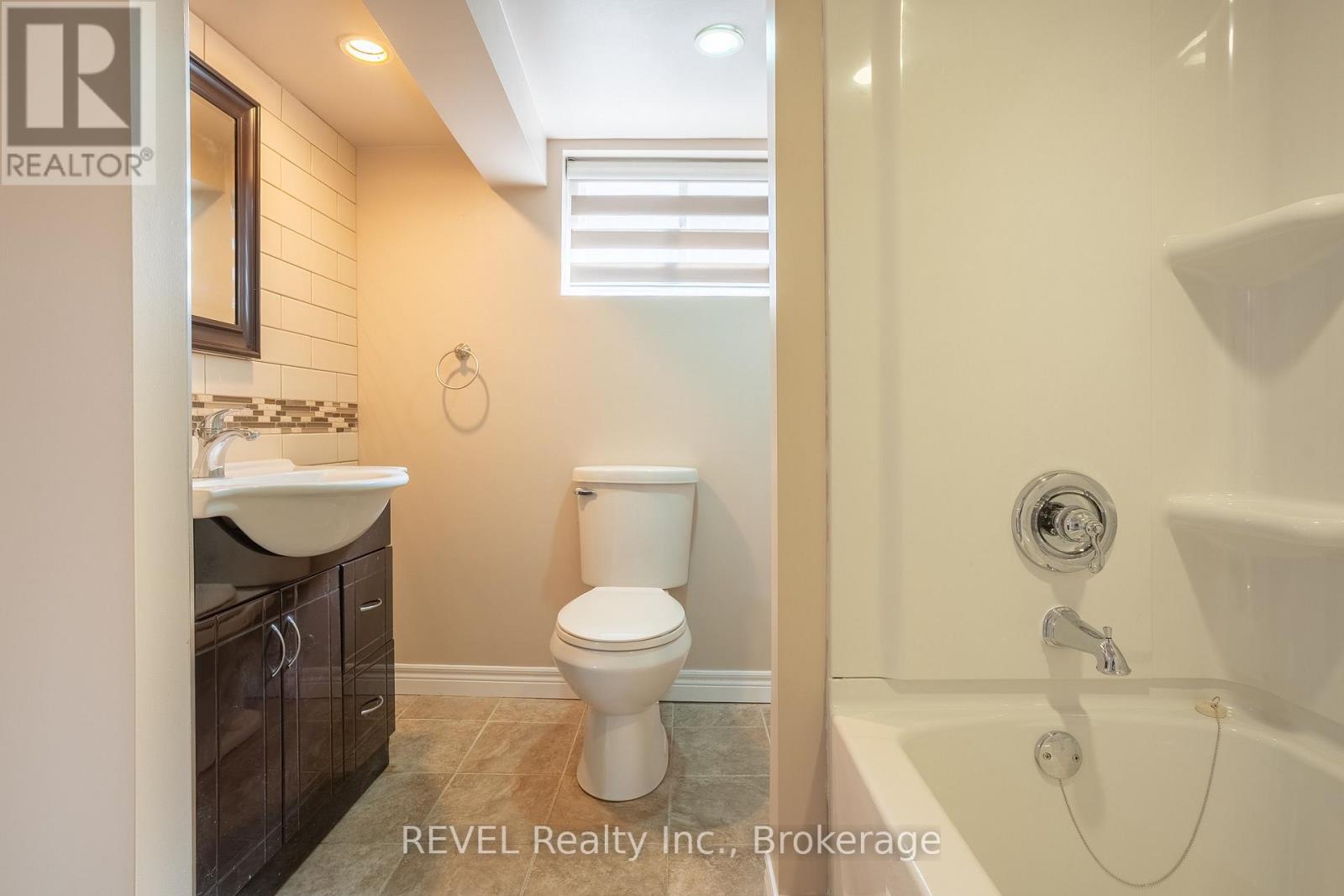 53 Randolph Street, Welland, Ontario  L3B 4C3 - Photo 26 - X12468945